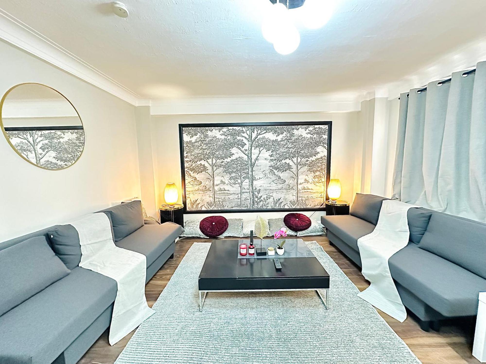 Hyde Park Comfortable Two Bedroom Apartament